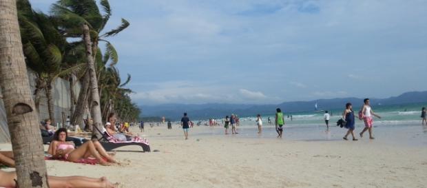 white beach, frente a hoteles y restaurantes white beach, frente a hoteles y restaurantes