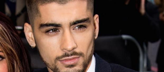 Zayn Malik já prepara o seu primeiro álbum. Zayn Malik já prepara o seu primeiro álbum.