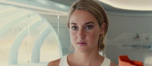Shailene Woodley plays Tris for the last time.