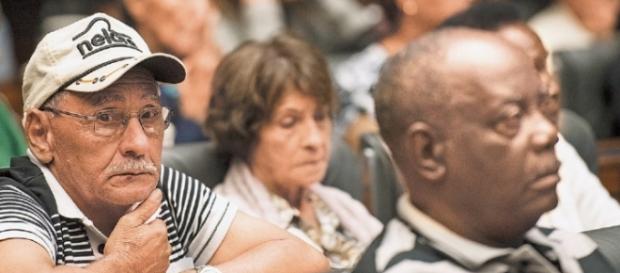 Congresso veta aumento para aposentados Congresso veta aumento para aposentados