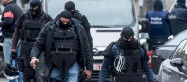 Il blitz a Saint-Denis dopo la "strage di Parigi" Il blitz a Saint-Denis dopo la "strage di Parigi"