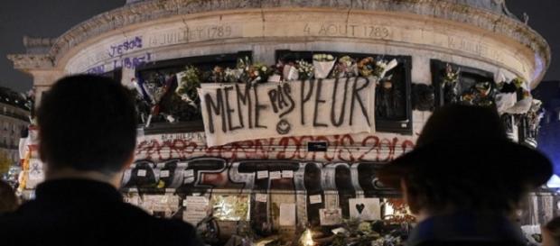 La Place de la République llama a seguir adelante. La Place de la République llama a seguir adelante.
