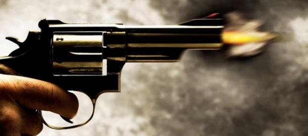 Revólver calibre 38 foi a arma utilizada no crime Revólver calibre 38 foi a arma utilizada no crime
