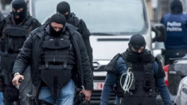 Il blitz a Saint-Denis dopo la "strage di Parigi"