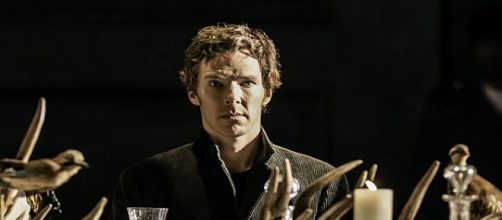 Benedict Cumberbatch in una scena di Hamlet.