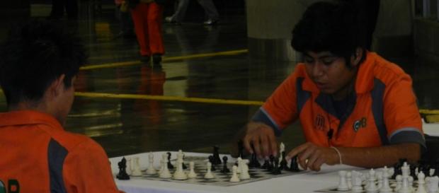 Conviven con el ajedrez usuarios y trabajadores Conviven con el ajedrez usuarios y trabajadores