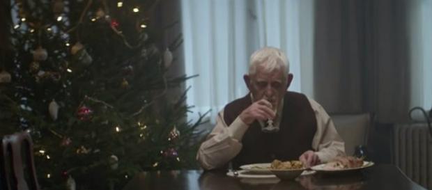 Rutina navideña de este padre. Rutina navideña de este padre.