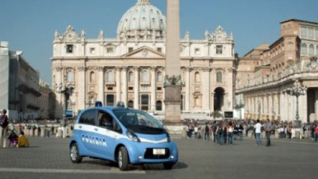 Roma: sospetto di un pacco bomba in metro