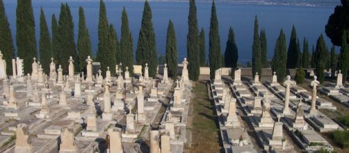 Il cimitero di Milazzo con vista mare