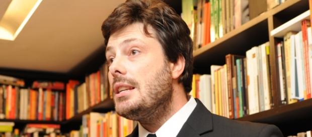 Danilo Gentili agride mulher na internet Danilo Gentili agride mulher na internet