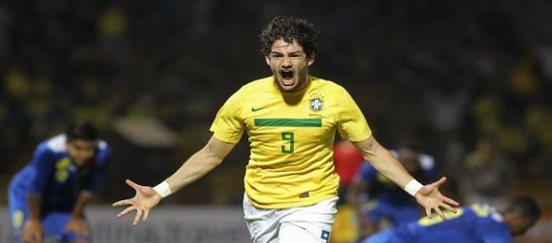 Pato, tras anotar un gol con su selección Pato, tras anotar un gol con su selección