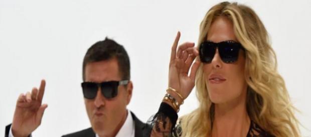 Teo Mammucari e Ilary Blasi in 'Le Iene Show'. Teo Mammucari e Ilary Blasi in 'Le Iene Show'.