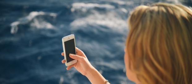 Fotos na praia. E se o telemóvel apanhar água? Fotos na praia. E se o telemóvel apanhar água?