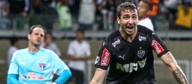 Jogador do Atlético Mineiro comemorando gol Jogador do Atlético Mineiro comemorando gol