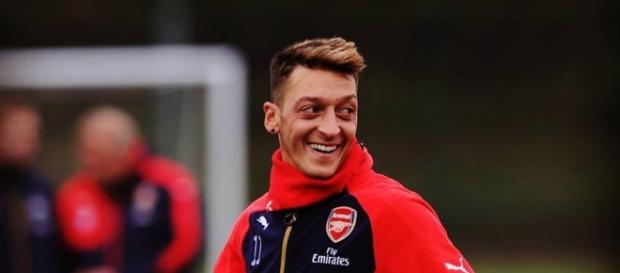 Mesut Özil bald mit Lionel Messi bei Arsenal? Mesut Özil bald mit Lionel Messi bei Arsenal?