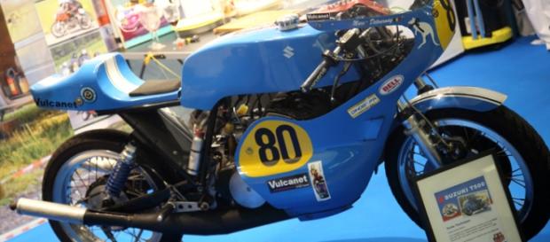 Suzuki T500 au Salon Moto Légende 2015 Suzuki T500 au Salon Moto Légende 2015