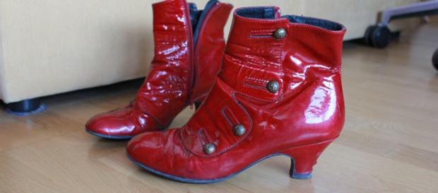 Zapatos rojos contra la violencia de género Zapatos rojos contra la violencia de género
