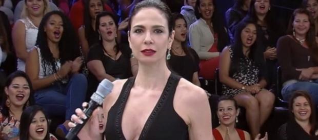 Diretor é demitido por causa de decote Diretor é demitido por causa de decote