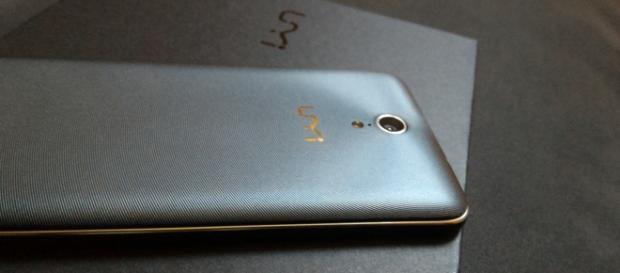 The UMi eMax Mini: A big smartphone, a small price The UMi eMax Mini: A big smartphone, a small price