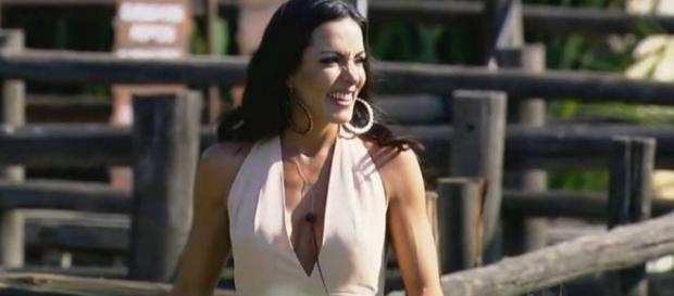 Carla Prata desabafa sobre sua saída de A Fazenda Carla Prata desabafa sobre sua saída de A Fazenda