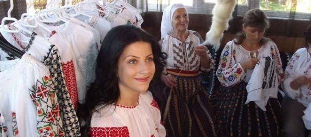 Iulia Martinescu şi ia sa unicat. Iulia Martinescu şi ia sa unicat.