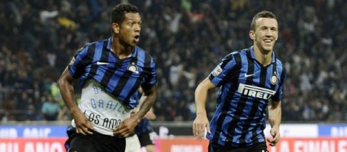 Guarin esulta dopo il gol contro il Milan