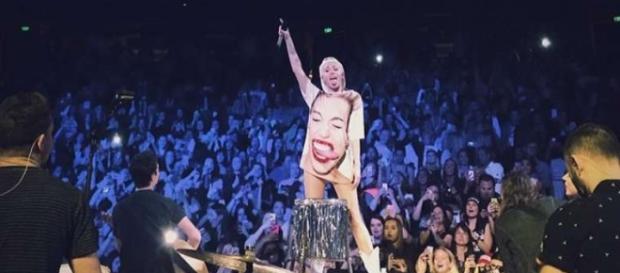 Miley Cyrus na Bangerz Tour (2014) Miley Cyrus na Bangerz Tour (2014)