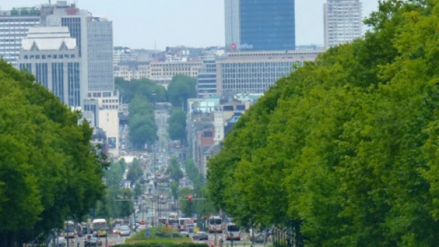 Bruxelles, Molenbeek, Salah ancora in fuga
