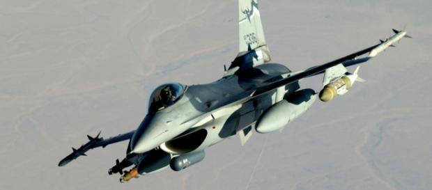Avion F-16 aflat în dotarea armatei Turciei Avion F-16 aflat în dotarea armatei Turciei