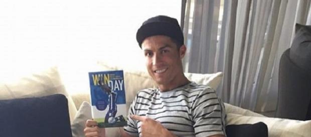 Cristiano Ronaldo wird von allen Seiten kritisiert Cristiano Ronaldo wird von allen Seiten kritisiert