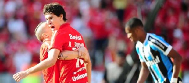 Volante foi destaque no último clássico Gre-Nal Volante foi destaque no último clássico Gre-Nal