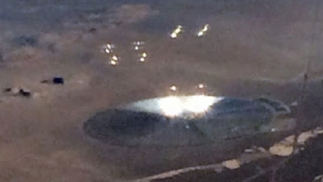 Passeggero di aereo scatta foto ad Ufo in Area 51