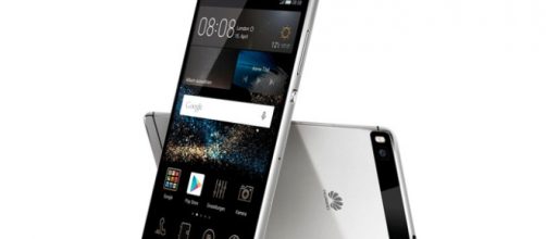 Anche Huawei P8 Lite venduto a prezzi scontati.