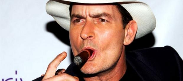 Vídeo mostra Charlie Sheen fazendo sexo oral Vídeo mostra Charlie Sheen fazendo sexo oral