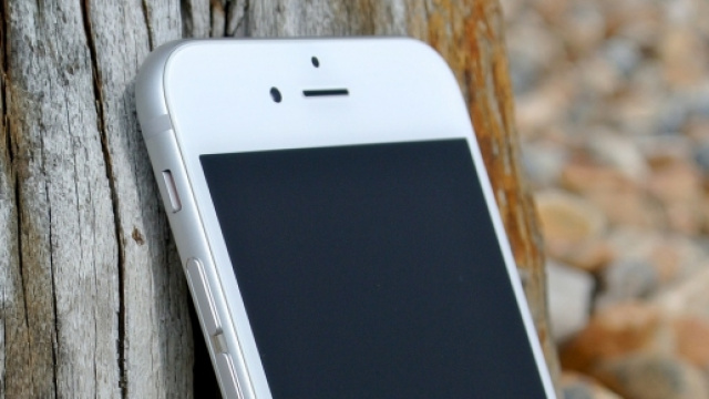 Apple iPhone 7 e 7C: prezzi e specifiche