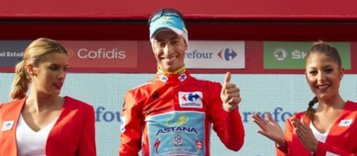 Fabio Aru in maglia roja alla Vuelta