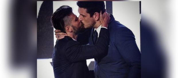 Bruno Gagliasso beija ex de Sabrina Sato Bruno Gagliasso beija ex de Sabrina Sato