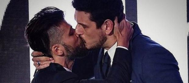Bruno Gagliasso e ex de Sabrina Sato se beijam Bruno Gagliasso e ex de Sabrina Sato se beijam