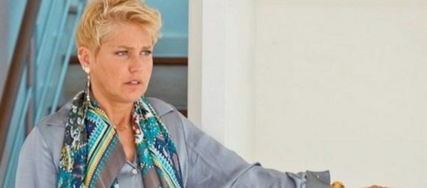 Xuxa fica insatisfeita com demissões na Record Xuxa fica insatisfeita com demissões na Record