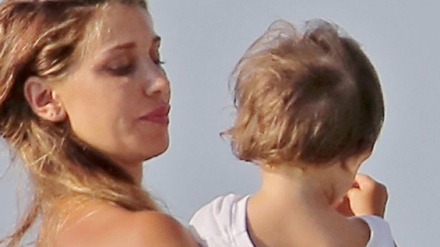 Belen Rodriguez e il figlio Santiago.