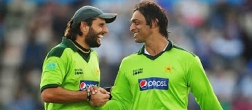 Afridi (left) almost gave Pakistan an unlikely win