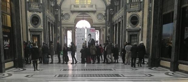 La coda stamane alle 11:00 per il film "John from" La coda stamane alle 11:00 per il film "John from"