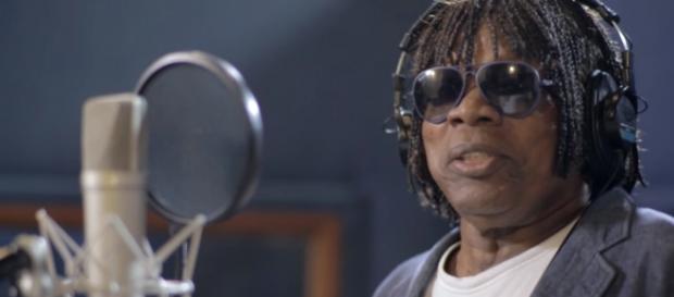 Milton Nascimento dá voz ao tema da Globo Milton Nascimento dá voz ao tema da Globo