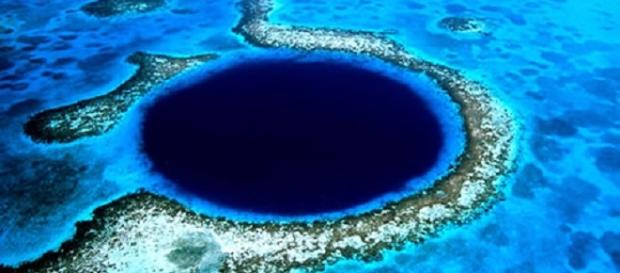 Fotografía del Gran Agujero Azul, en Belice Fotografía del Gran Agujero Azul, en Belice