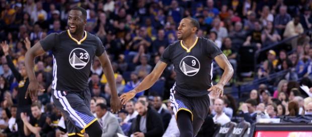 Green celebrando junto a Iguodala Green celebrando junto a Iguodala