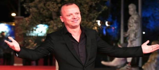 Il cantante napoletano Gigi D'Alessio Il cantante napoletano Gigi D'Alessio