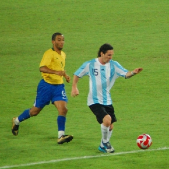 Argentina enfrentará a Brasil sin Messi