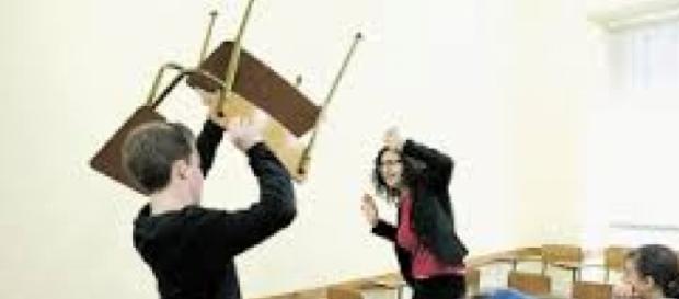 Agressões a professores num mundo "civilizado". Agressões a professores num mundo "civilizado".