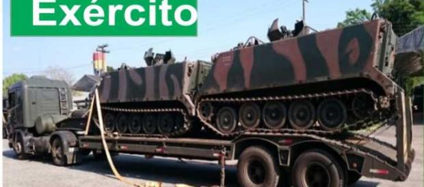 Desembarque de equipamentos militares em Brasília Desembarque de equipamentos militares em Brasília