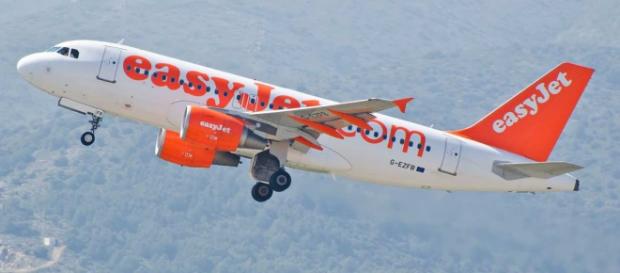EasyJet vai reforçar a base no Porto. EasyJet vai reforçar a base no Porto.